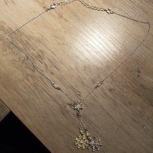Avon Snowflake Necklace